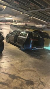 سيارة توصيل للمطار