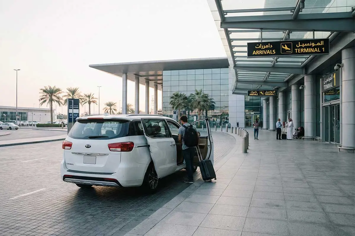 خدمة تاكسي مطار الكويت - توصيل مباشر للمطار بأحدث السيارات